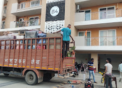 Packers and movers at work in Lucknow