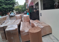 Packers and movers at work in Lucknow