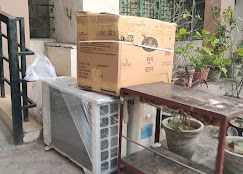 Packers and movers at work in Lucknow