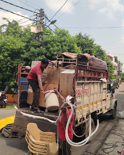 Packers and movers at work in Lucknow