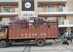 Packers and movers at work in Lucknow