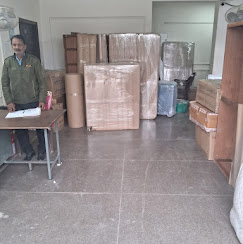 Packers and movers at work in Lucknow